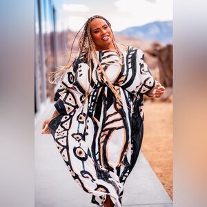 DIARRABLU Maxi Caftan (Plus Size)